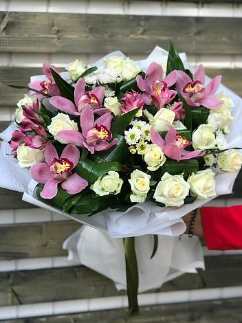 Букет цветов из: Розы и Хризантемы в Боршева