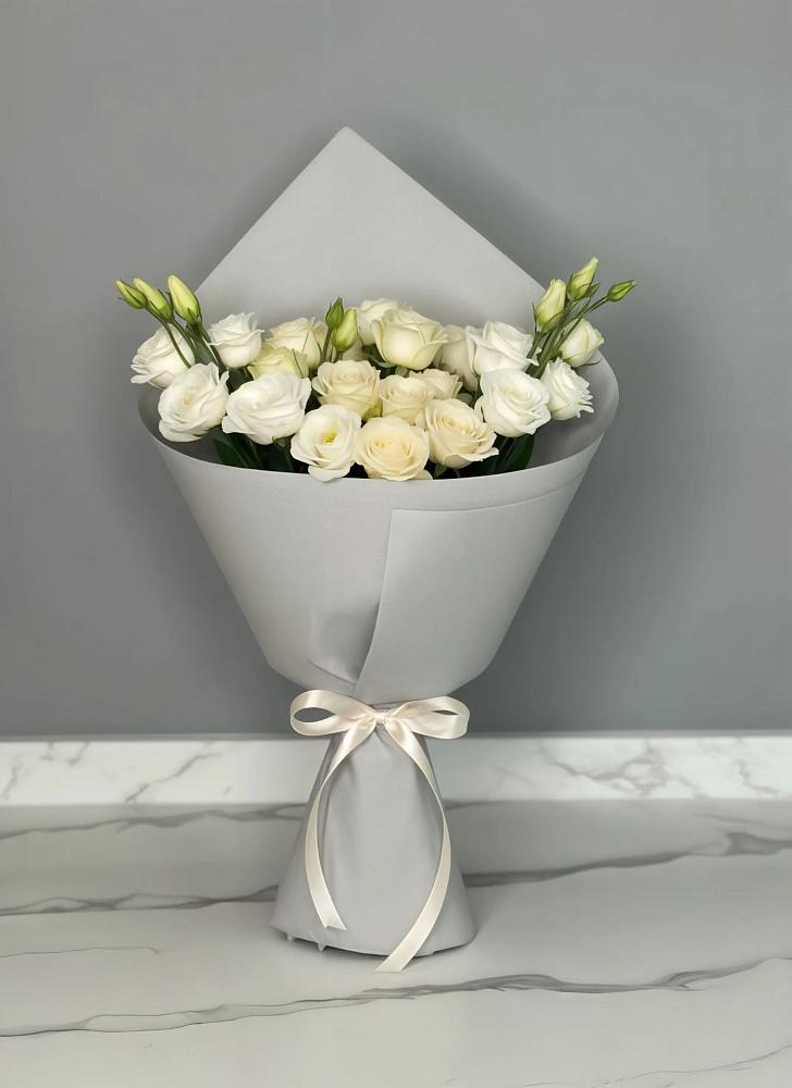 Букет цветов из: Розы и Лизиантусы в Боршева