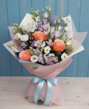 Букет цветов из:  Лизиантусы, Розы, Альстромерии и Гипсофила в Боршева