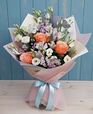 Букет цветов из:  Лизиантусы, Розы, Альстромерии и Гипсофила в Боршева
