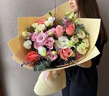 Букет цветов из:  Розы, Лизиантусы и Гвоздики #REPLACE_PRED# Боршева