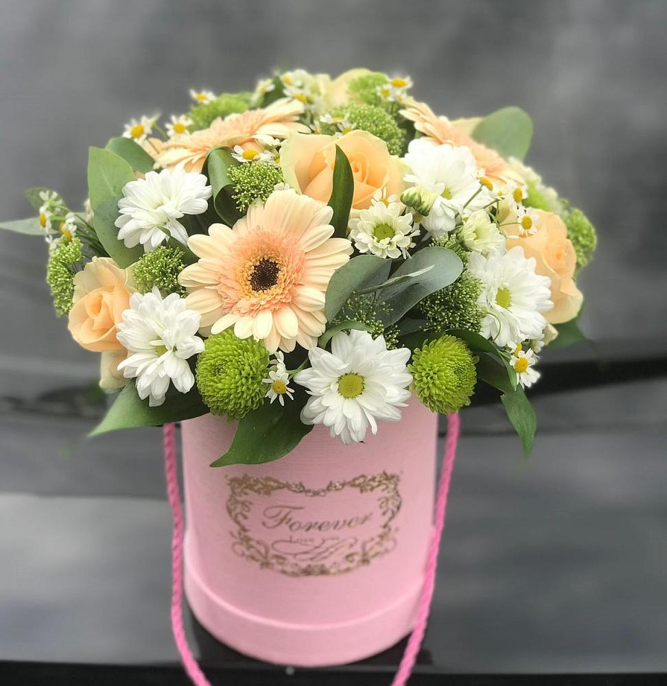 Цветочная композиция из Розы, Герберы и Хризантемы в шляпной коробке в Боршева